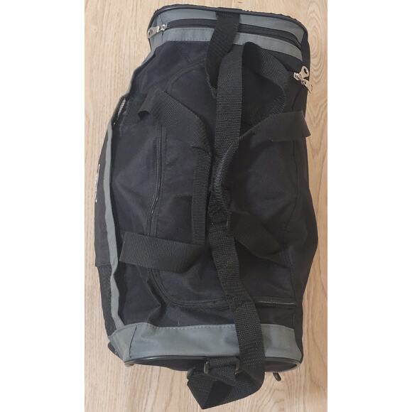 Black Adults Quaker Oats Gym Duffle Bag Preowned Backpack Travel Sports Work Out - Picture 3 of 7